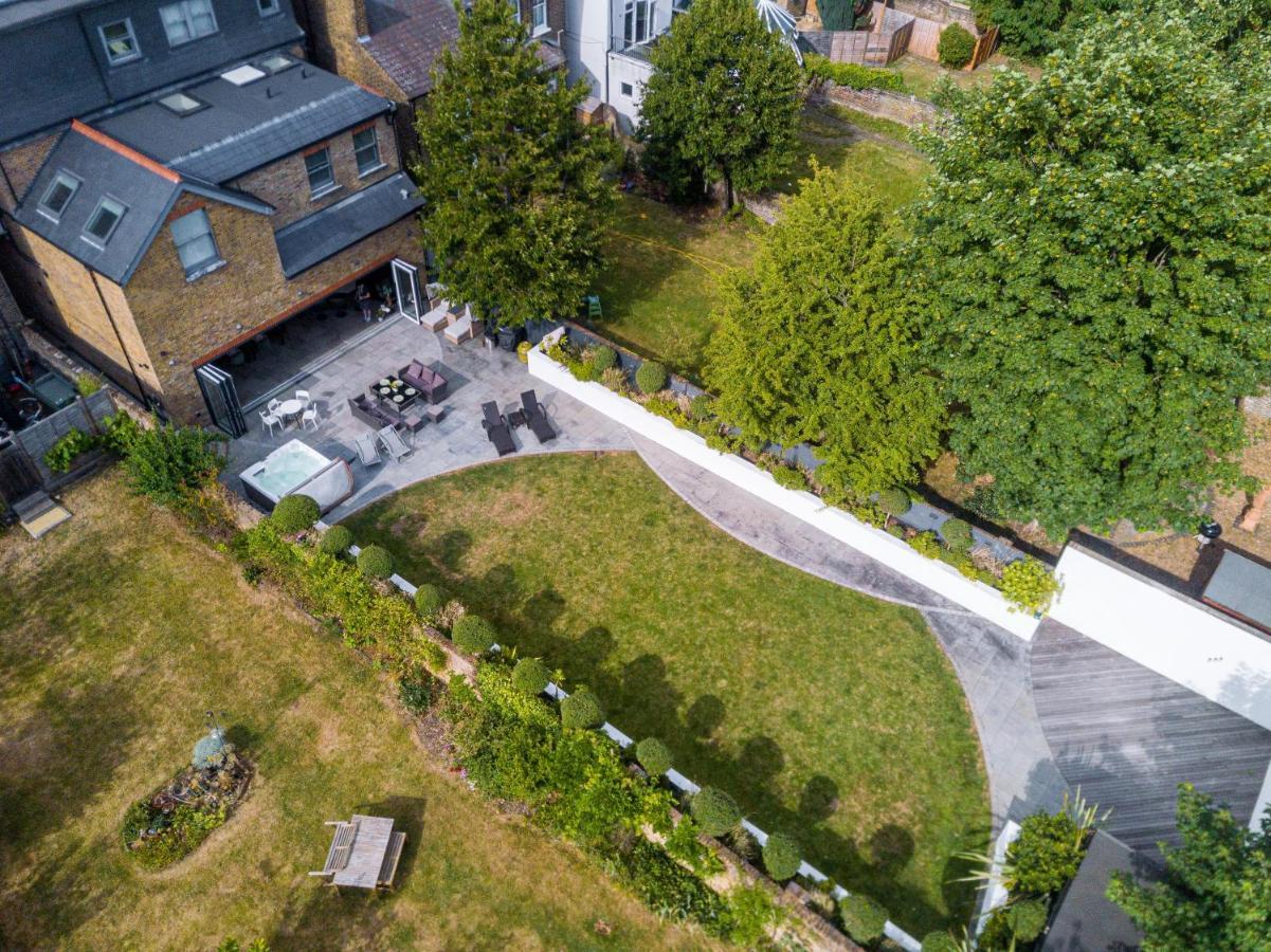 イーリング Dream House London With Gym, Cinema And Housekeeperヴィラ エクステリア 写真