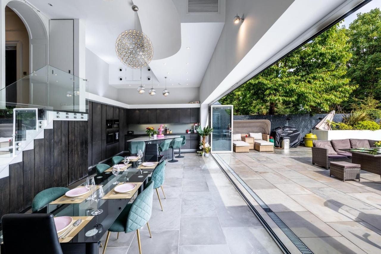イーリング Dream House London With Gym, Cinema And Housekeeperヴィラ エクステリア 写真