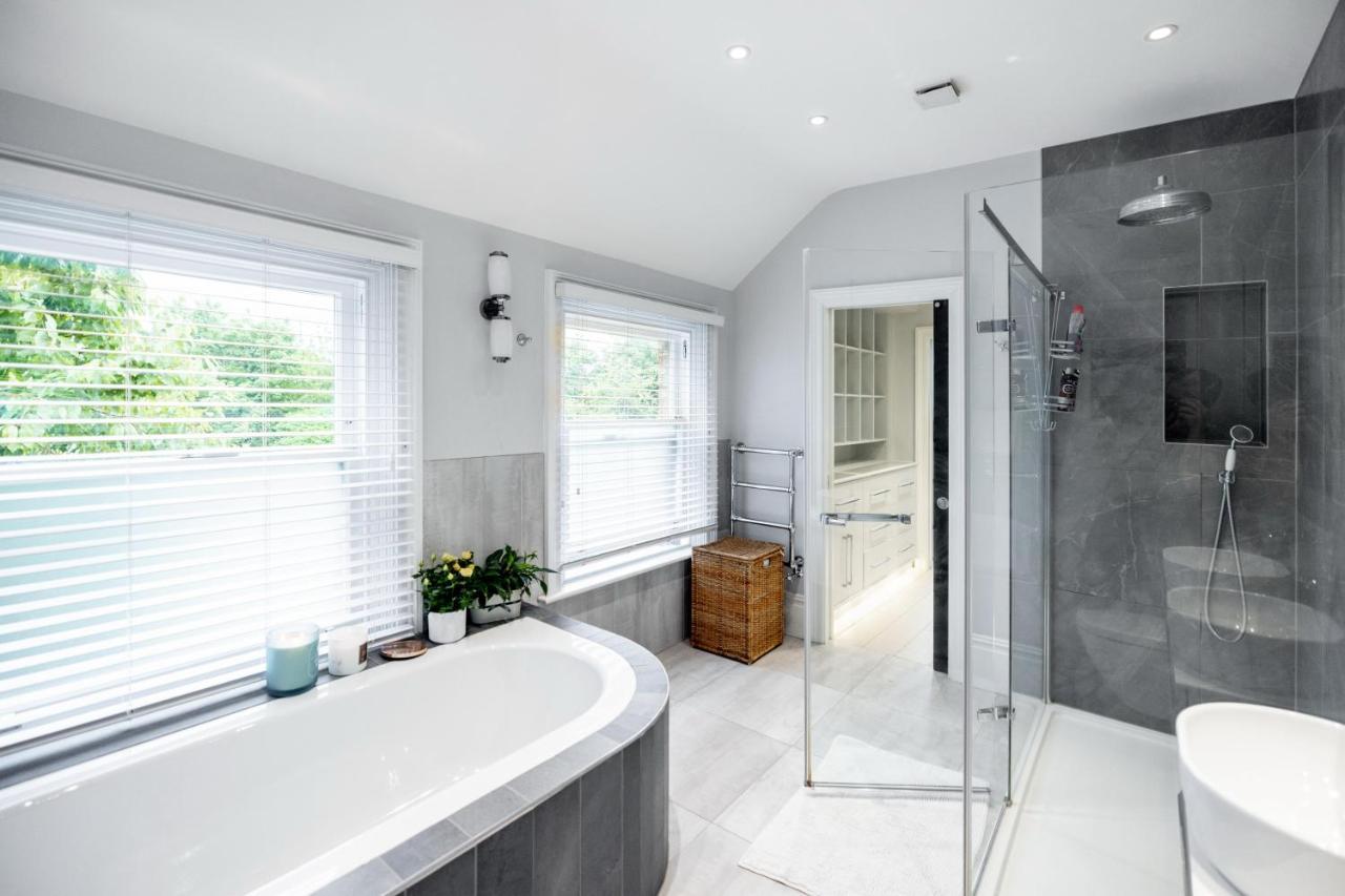 イーリング Dream House London With Gym, Cinema And Housekeeperヴィラ エクステリア 写真