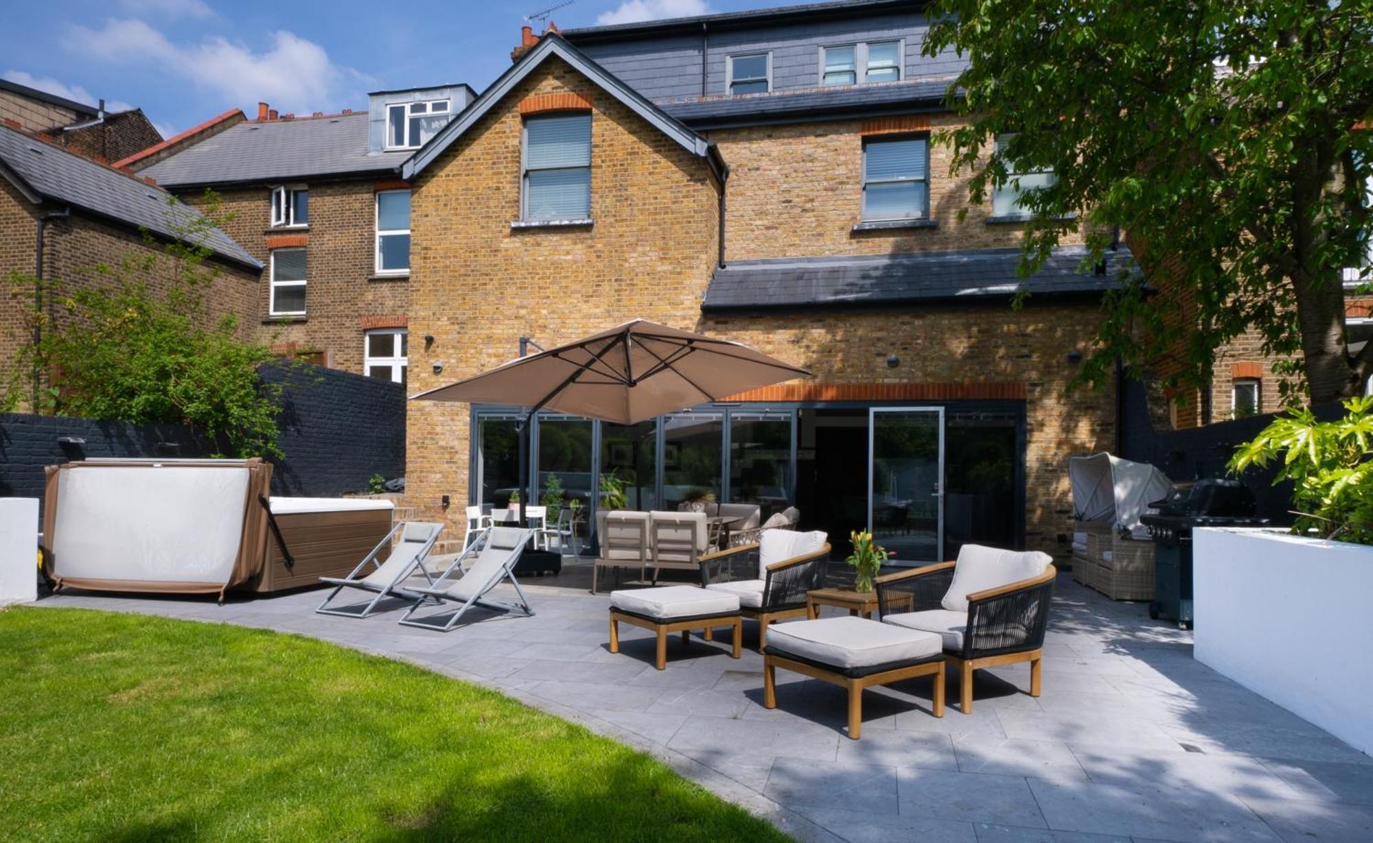 イーリング Dream House London With Gym, Cinema And Housekeeperヴィラ エクステリア 写真