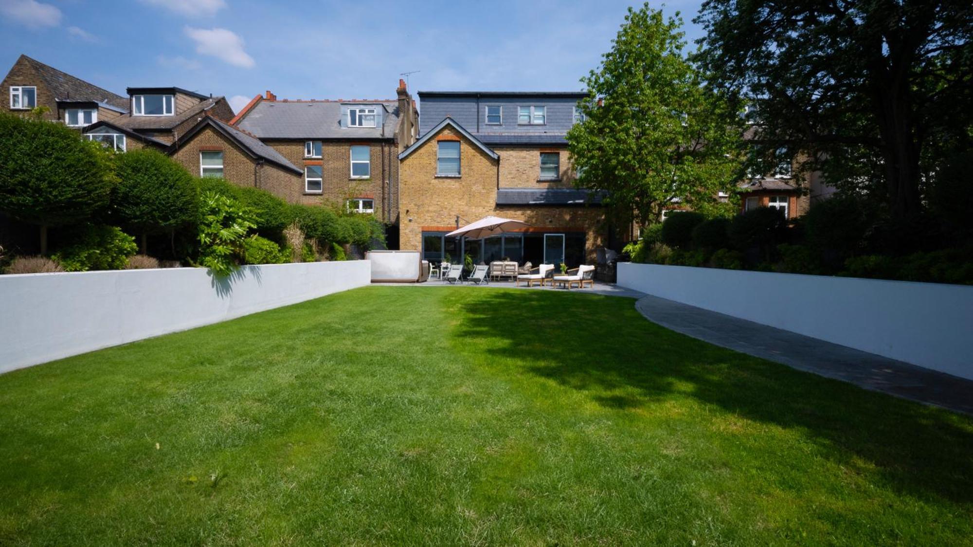 イーリング Dream House London With Gym, Cinema And Housekeeperヴィラ エクステリア 写真